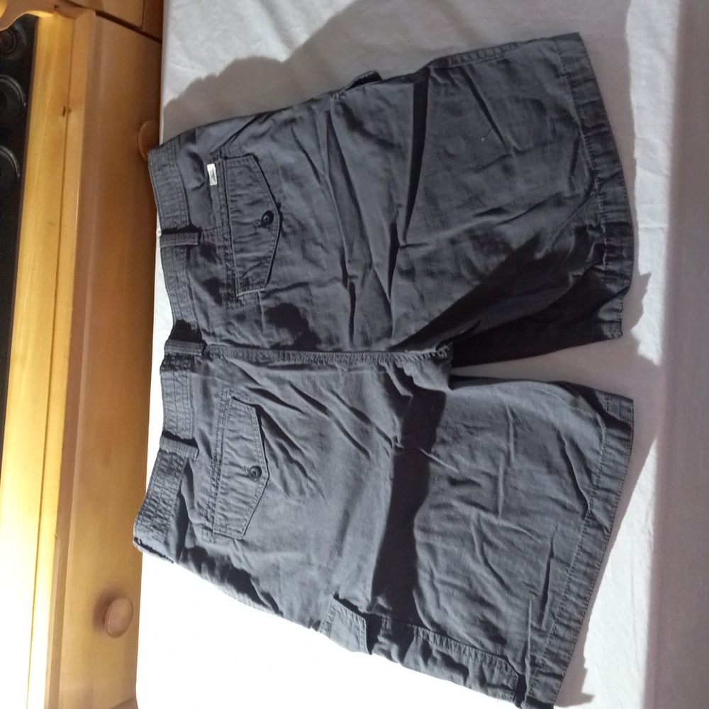 IZOD Men's flat front shorts, size 38 - Picture 5 of 5